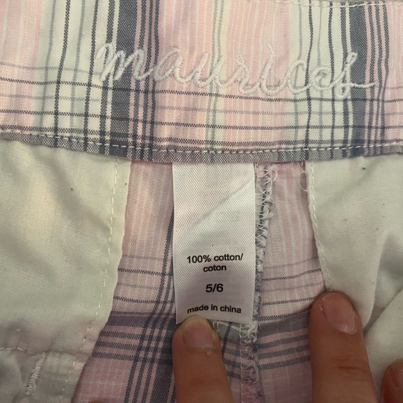 Maurice’s pink and white plaid shorts - Picture 3 of 3